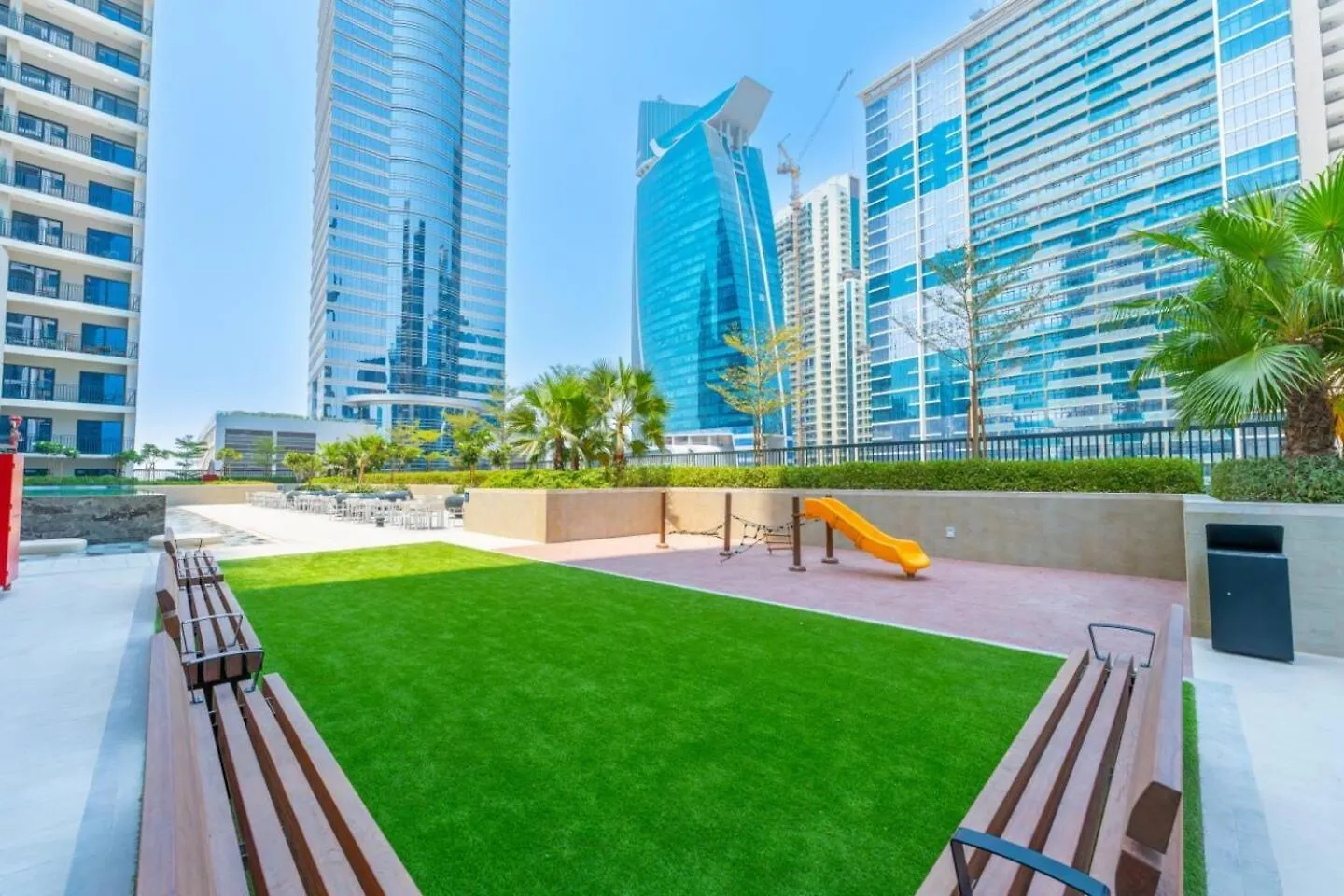 Keyrock Living - Elegant City Escape At Zada Tower Dubai
